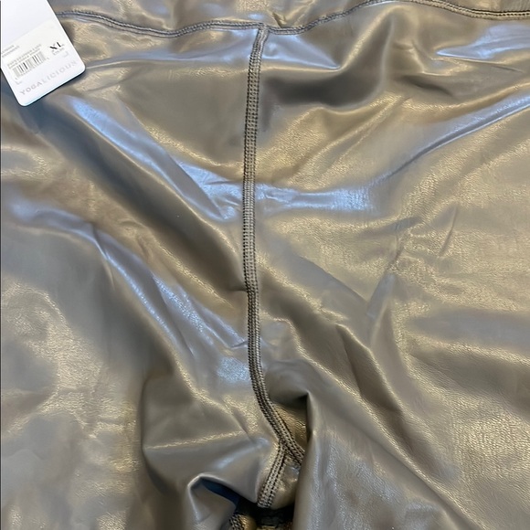 Yogalicious Lady Love Ankle Tight Faux Leather NWT Gray Super High Rise Leggings - Picture 12 of 16